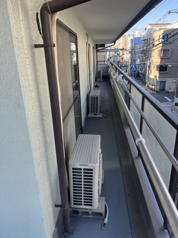 小松１丁目マンションのバルコニー