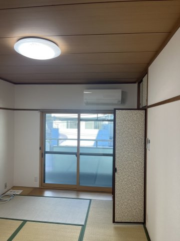小松１丁目マンションの和室