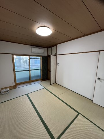 小松１丁目マンションの和室