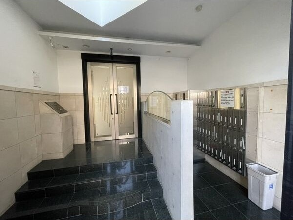 ポートタウンドルフィンのエントランス|清潔なエントランスです