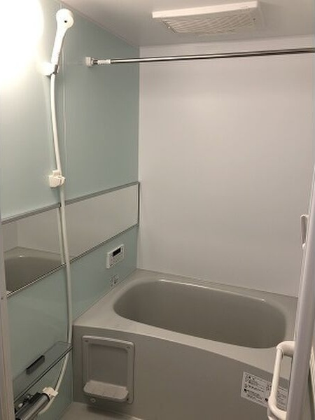 シャンペトル向中野の浴室