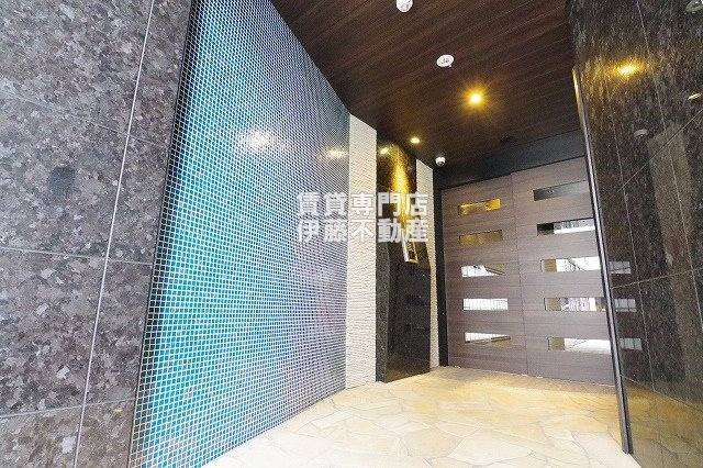 RIVO浅間町のエントランス