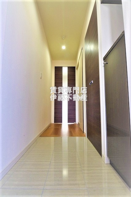 RIVO浅間町の玄関