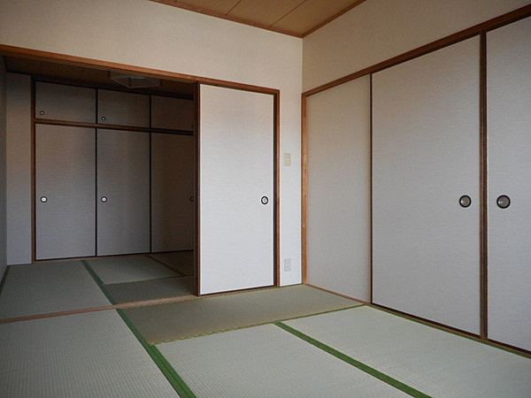 ドミール光明池の和室|柔らかい畳が心地よい和室