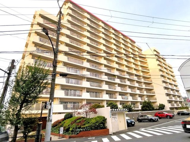 ドルフ目黒の外観