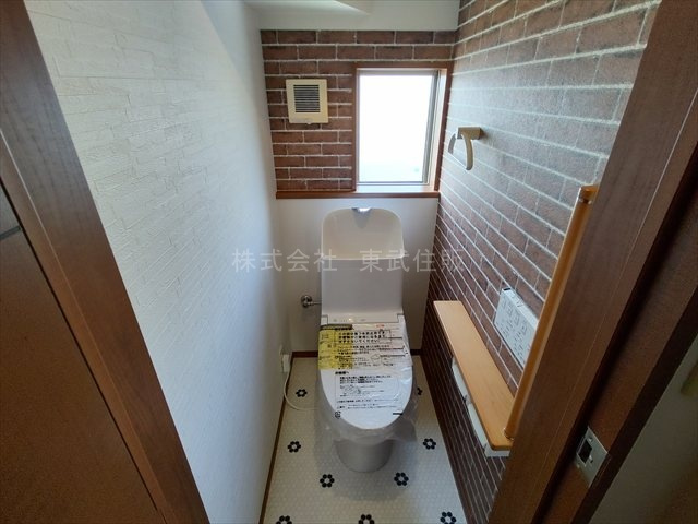 【トイレ】 | 日高市女影 | 落ち着いた色調のトイレです