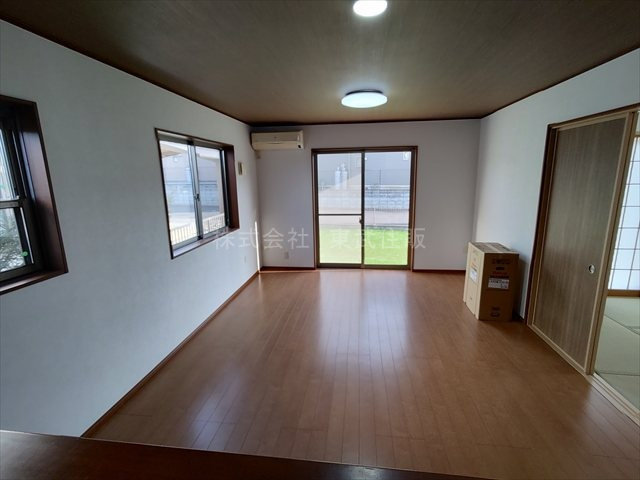 【居間・リビング】 | 日高市女影 | 開放感があり日当たり良好です