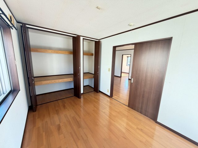 サンシャインの洋室