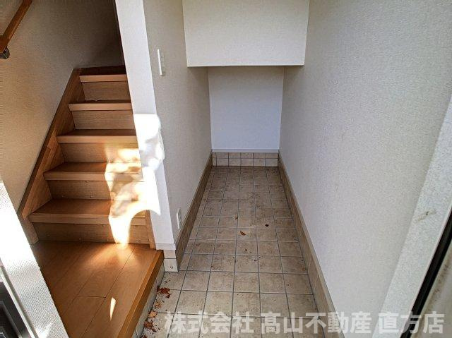 直方市神正町のアパートの収納