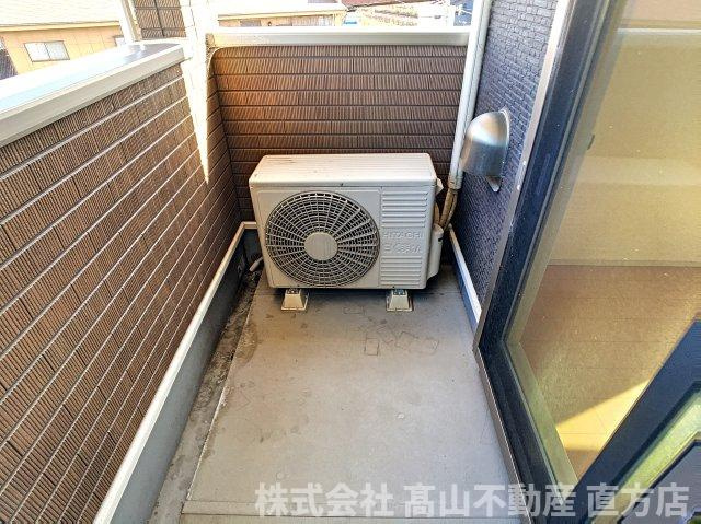 直方市神正町のアパートのバルコニー