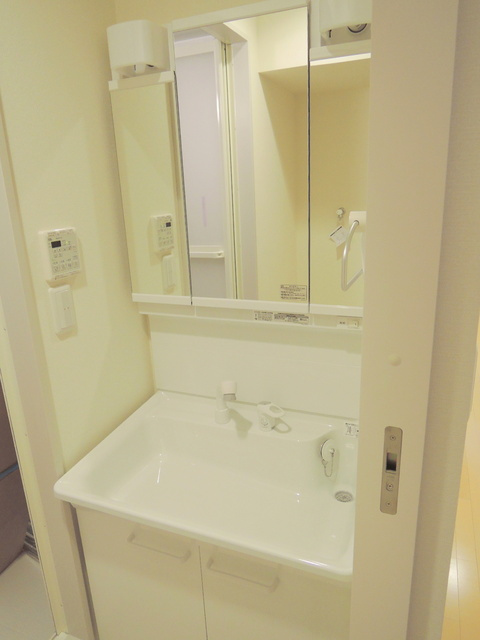 Ｅｉｓｅｎ　Ｆｅｒ　亀有の洗面所|★独立洗面台★