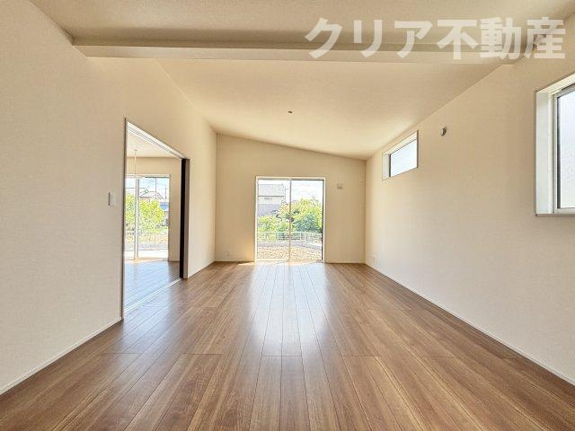 【居間・リビング】 | 8/10値下げ！前橋市総社町植野4号棟平屋＋6.2帖土間付き！