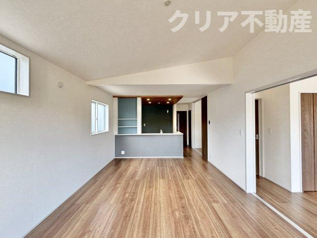 【居間・リビング】 | 8/10値下げ！前橋市総社町植野4号棟平屋＋6.2帖土間付き！