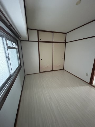 御崎南ビルの洋室