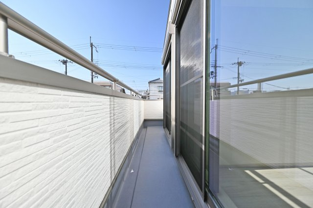 尼崎市稲葉荘1丁目新築一戸建て│3LDK+駐車1台可（ビルトインガレージ）のバルコニー|2026年1月撮影