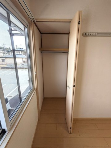 ハイム上野町　ＣＤＥの洋室