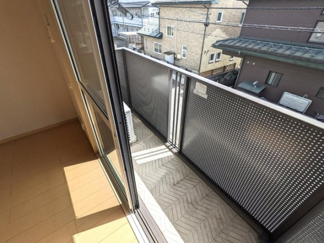 ハイム上野町　ＣＤＥのバルコニー