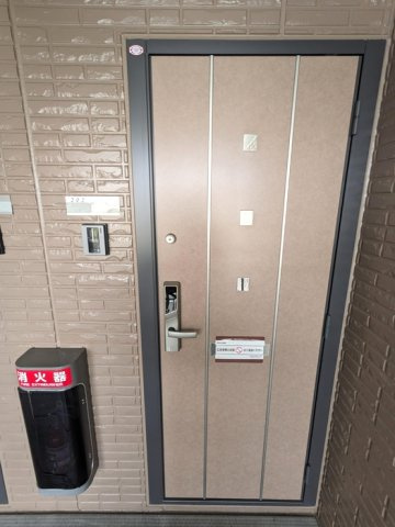 ハイム上野町　ＣＤＥの玄関