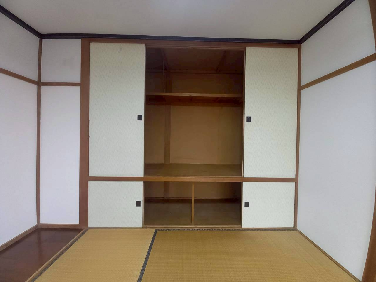 貝塚1丁目14番7号借家の収納