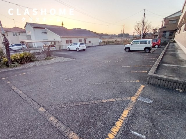 エトワール末広　　　刈谷市近郊の賃貸はクラスホーム刈谷店の駐車場