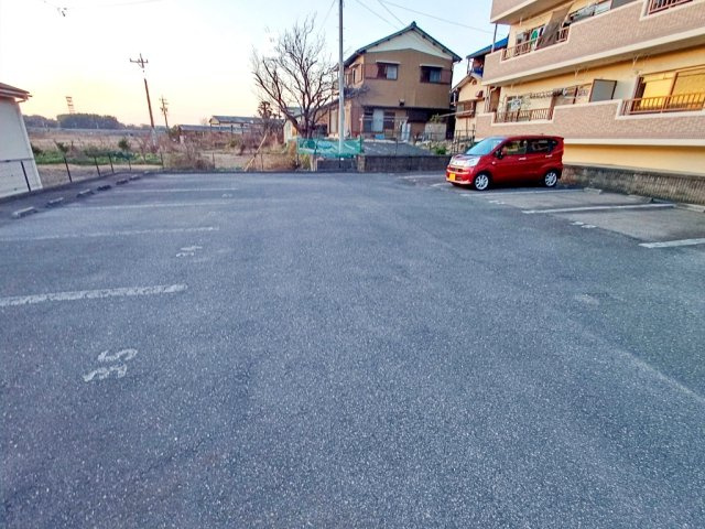 エトワール末広　　　刈谷市近郊の賃貸はクラスホーム刈谷店の駐車場