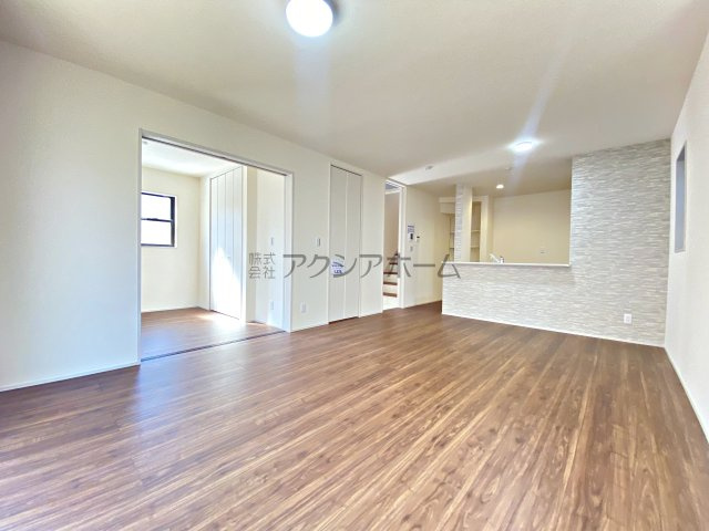 所沢市上新井1丁目・全6棟　新築一戸建　5号棟　の居間・リビング