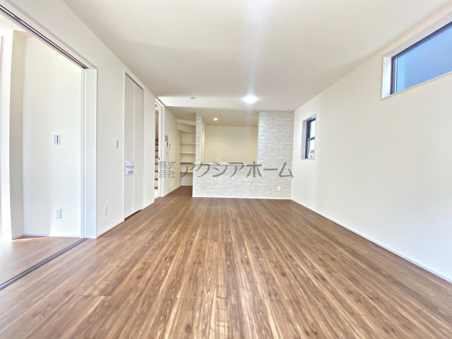 所沢市上新井1丁目・全6棟　新築一戸建　5号棟　の居間・リビング