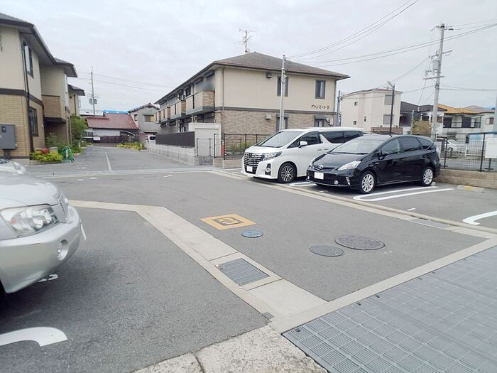 グランシャリオの駐車場|駐車場があります