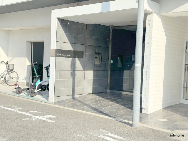 エルミタージュ難波南Ⅴ　仲介手数料無料のエントランス