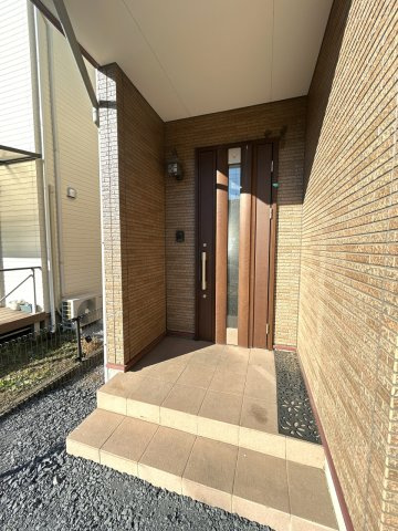 壬生町表町　中古戸建の玄関