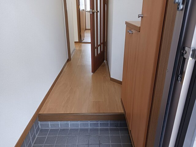 アルカサールみのりの玄関