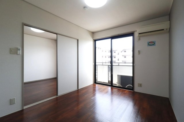 Ｌｉｔｔｌｅ　ｂｉｒｄの洋室