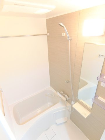 メイクス池上LUCEの浴室|浴室乾燥機付きのバスルーム