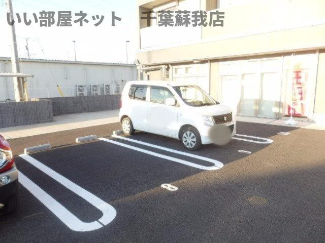 デュナミスの駐車場|駐車スペースもあります