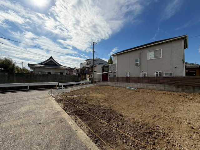 川島玉頭町　建築条件無土地の前面道路含む現地写真