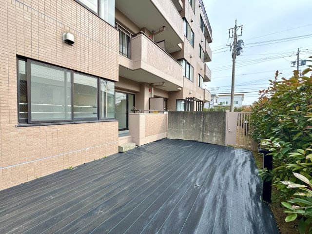 ロイヤルシャトー高丘東の庭|専用庭付きで、戸建て感覚の暮らしが楽しめます。