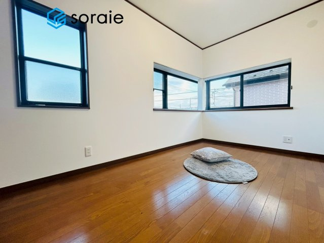 狭山市広瀬3丁目　中古戸建の洋室|2/12　撮影