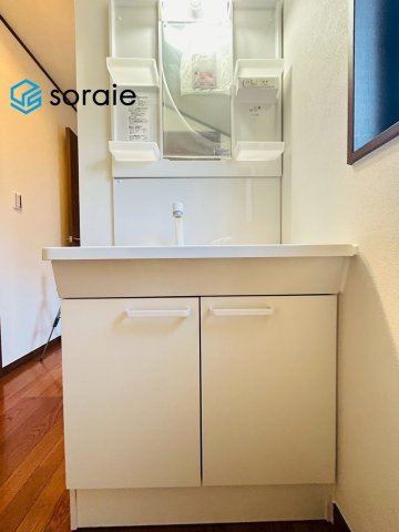 狭山市広瀬3丁目　中古戸建の独立洗面台|2/12　撮影