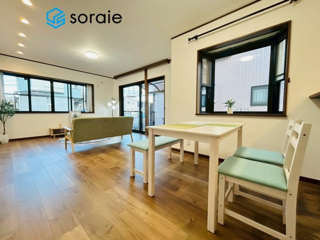 狭山市広瀬3丁目　中古戸建の居間・リビング|2/12　撮影