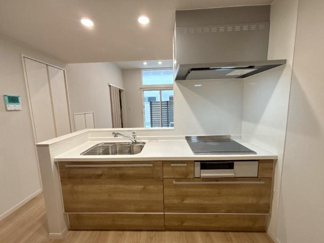 カーサ・ソンリエンテのキッチン|コンパクトなキッチンで掃除もラクラク