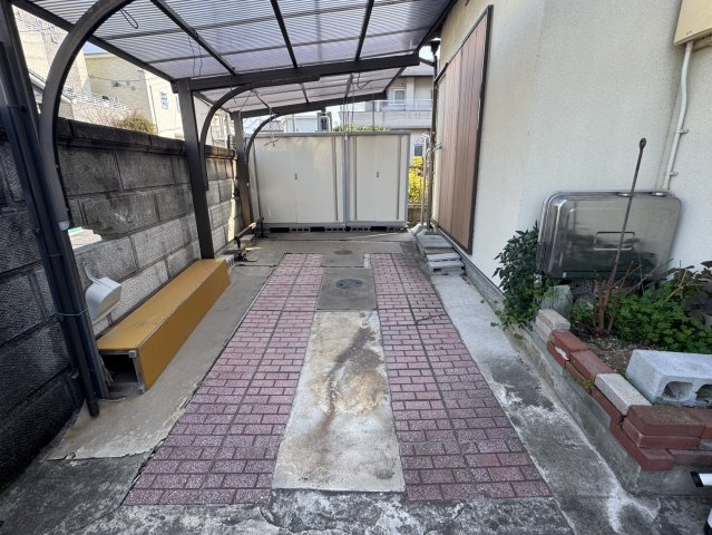 岸和田市畑町3丁目　中古戸建の駐車場