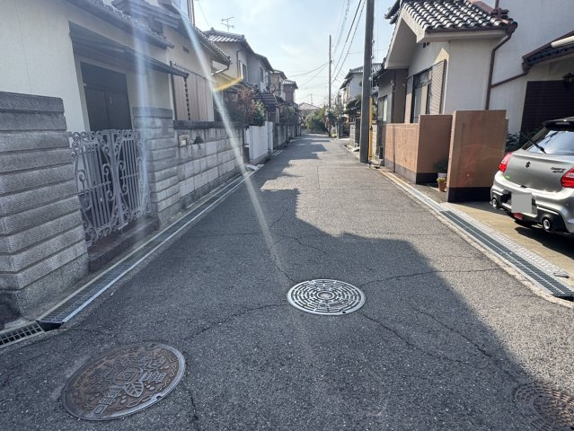 岸和田市畑町3丁目　中古戸建の前面道路含む現地写真