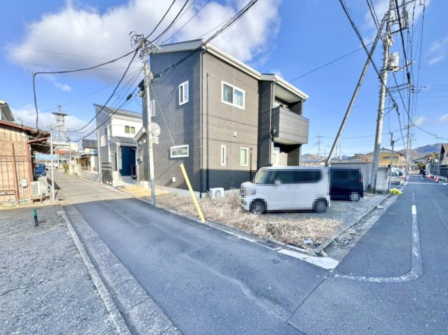 【中古戸建】桐生市三吉町1丁目の前面道路含む現地写真|■外観