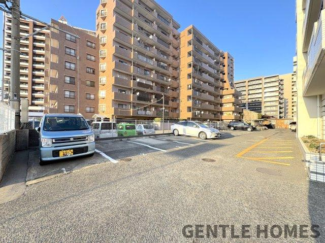 ダイナコート吉塚の駐車場