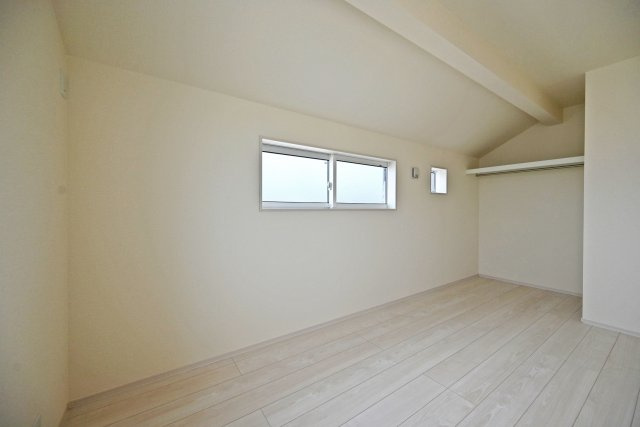 尼崎市稲葉荘1丁目新築一戸建て│3SLDK+駐車1台可（ビルトインガレージ）の収納|-洋室5帖(3F)-