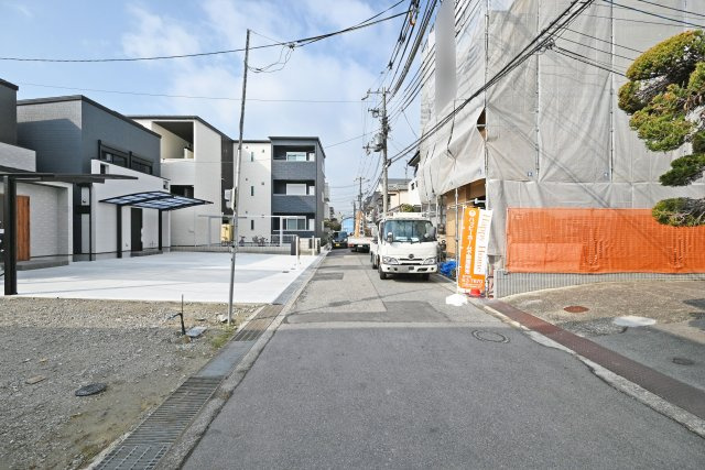 尼崎市稲葉荘1丁目新築一戸建て│3SLDK+駐車1台可（ビルトインガレージ）の外観|耐震等級3級、住宅性能評価取得！
南向きの為、日当たり良好です。