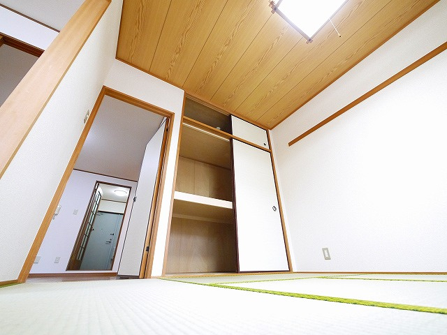 ボヌール西大寺Bの収納|たっぷりとした収納スペースです