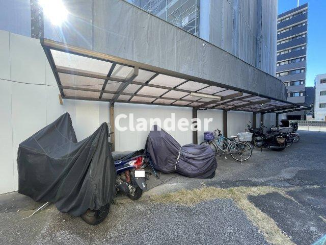 五反野ダイヤモンドマンションの駐輪場|ドキドキの新生活も、安心してスタート。ぴったりの住まいを見つけませんか？クランディアが一緒に住まい選びをサポートします‼　まずは、お気軽にお問合せください　＃クランディア