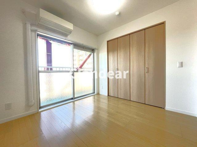 五反野ダイヤモンドマンションの洋室|ドキドキの新生活も、安心してスタート。ぴったりの住まいを見つけませんか？クランディアが一緒に住まい選びをサポートします‼　まずは、お気軽にお問合せください　＃クランディア