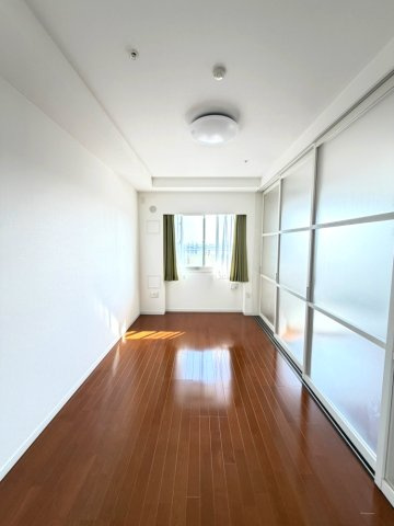 エルグレース神戸三宮タワーステージの洋室